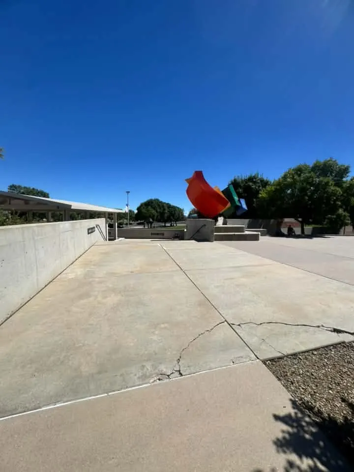 Hunt B: plaza photo clue